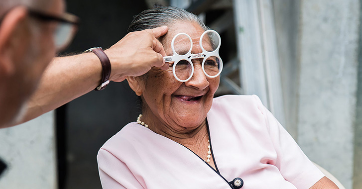 Ge bort dina gamla glasögon